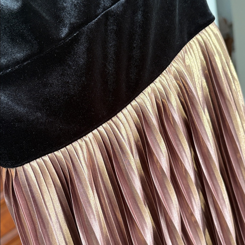 LUXOLOGY black/gold midi dress - Picture 3 of 9